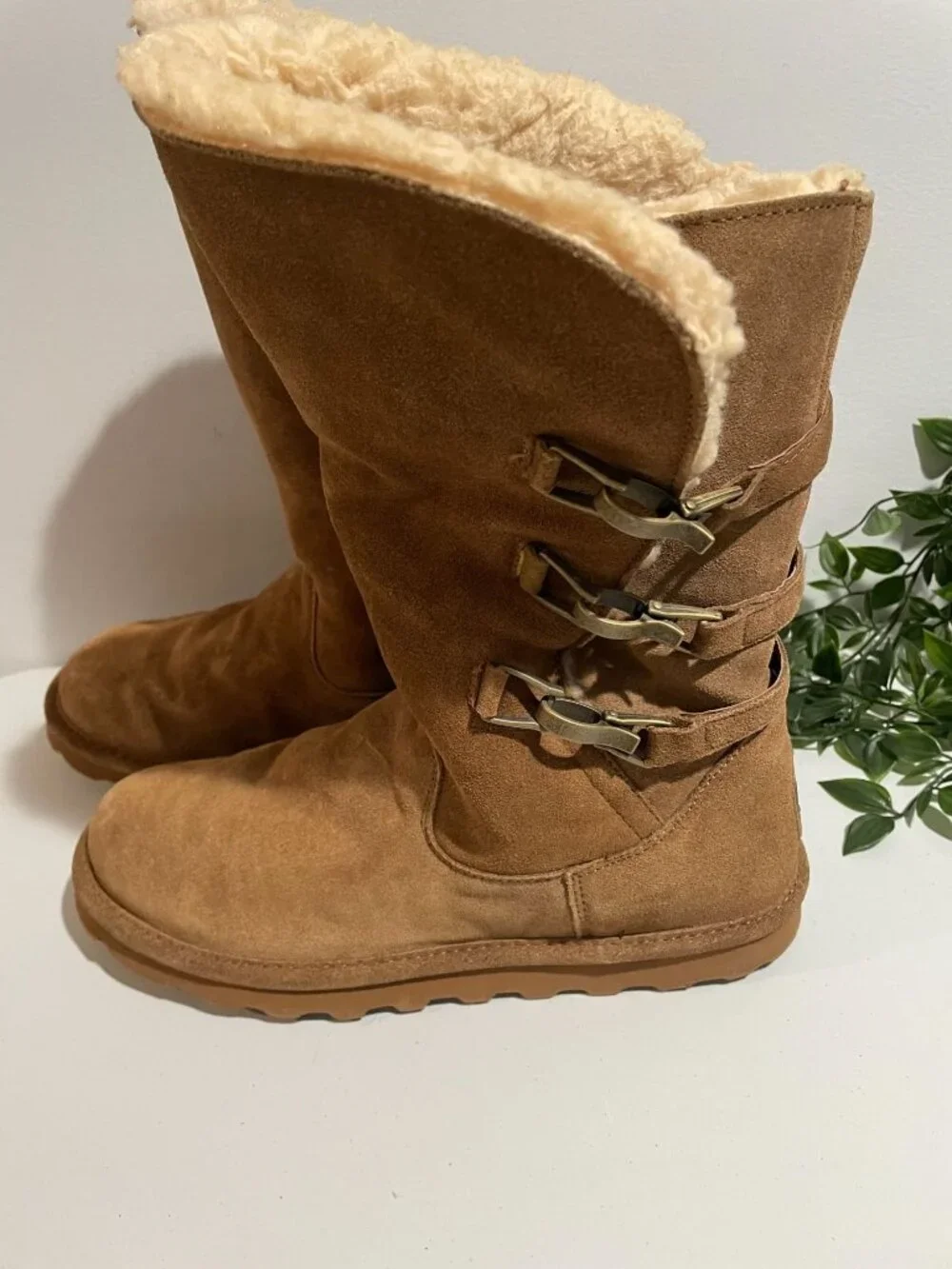 Bearpaw Womens Suede Shearling-Lined Boots With Metal Buckles Size10Chestnut